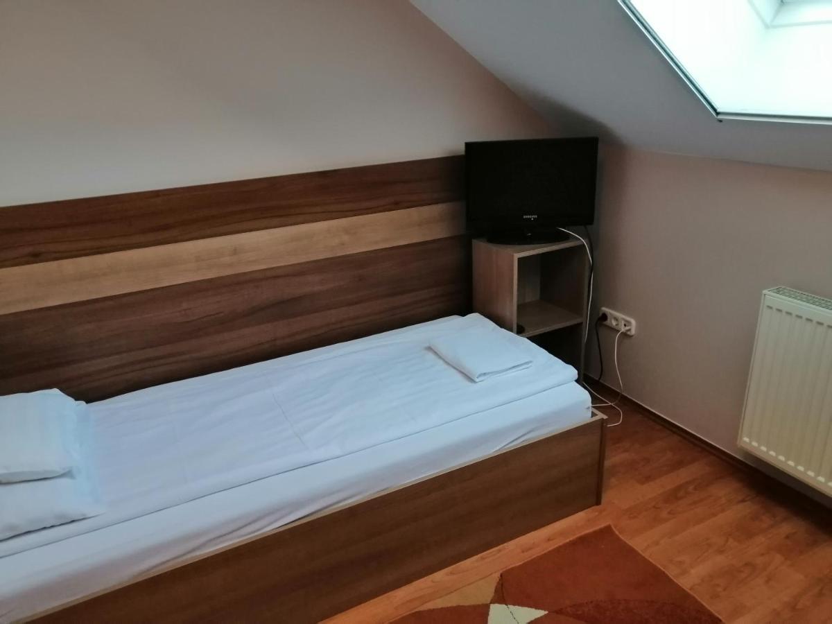 Csipkehaz Apartman Cserkeszőlő 外观 照片