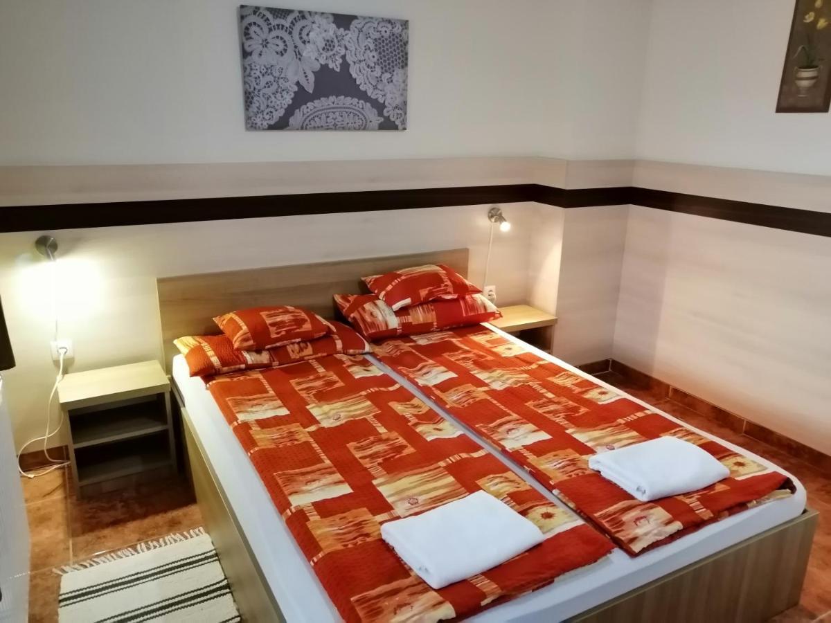Csipkehaz Apartman Cserkeszőlő 外观 照片