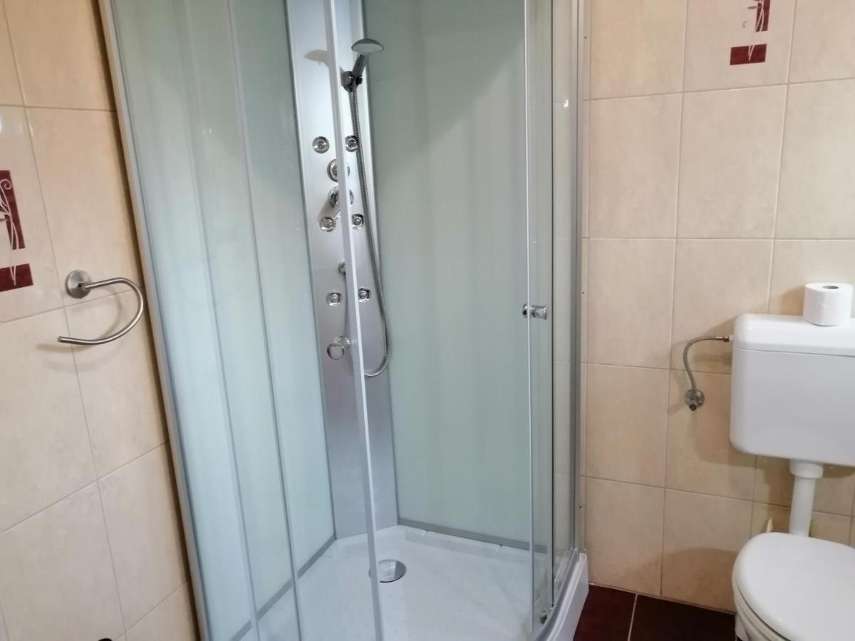 Csipkehaz Apartman Cserkeszőlő 外观 照片