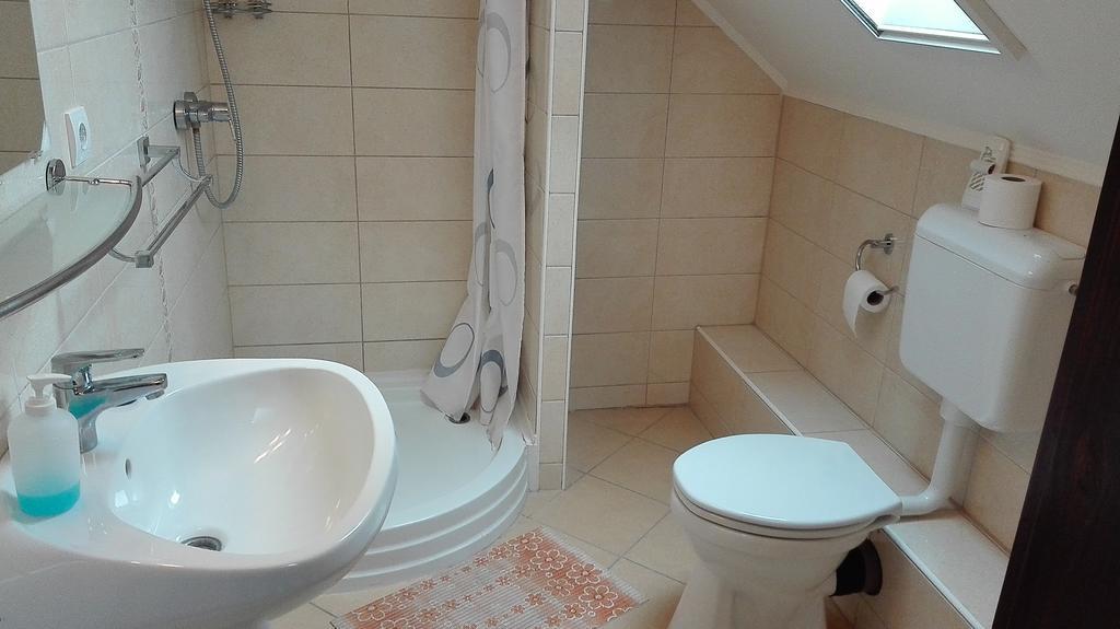 Csipkehaz Apartman Cserkeszőlő 外观 照片