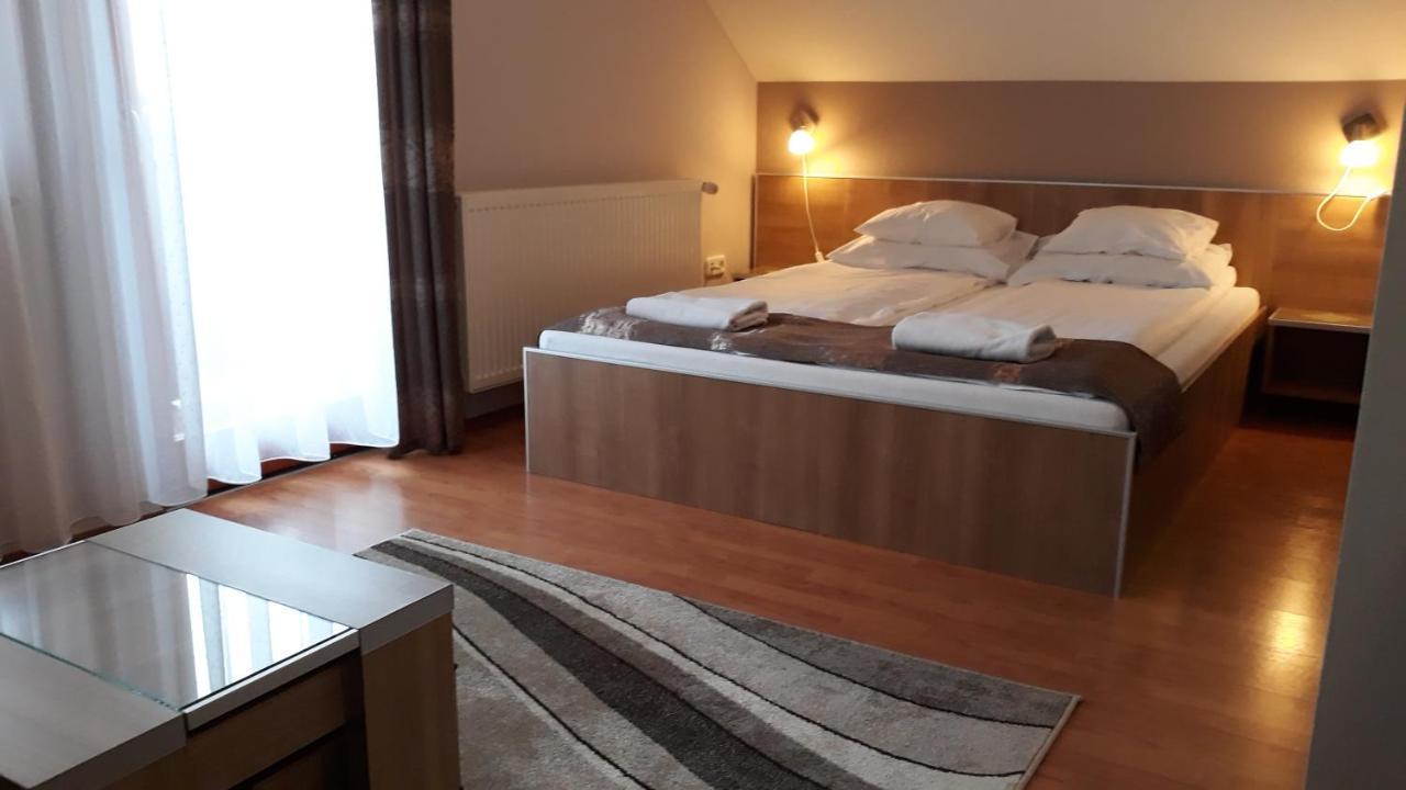 Csipkehaz Apartman Cserkeszőlő 外观 照片