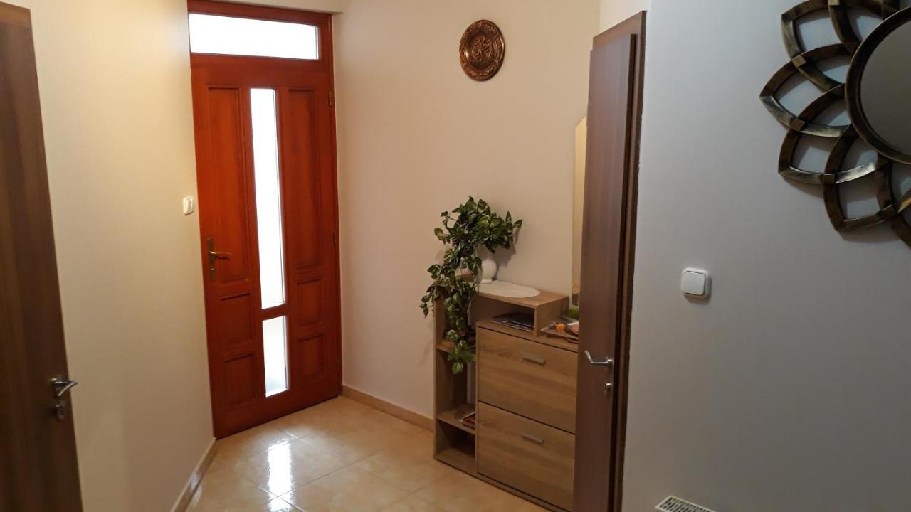 Csipkehaz Apartman Cserkeszőlő 外观 照片